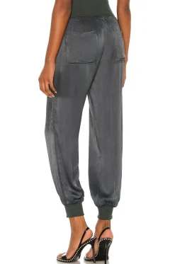 BLACK Sleek Textured Pant