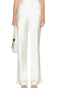 by Marianna Etienne Pant