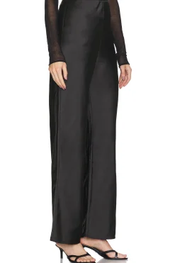 by Marianna Etienne Pant