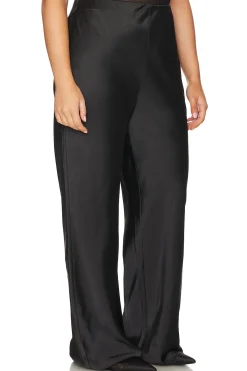 by Marianna Etienne Pant