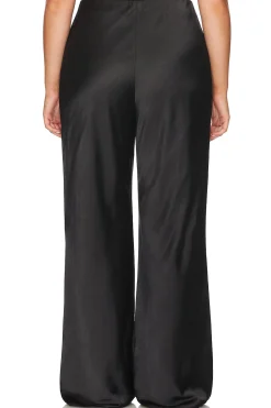 by Marianna Etienne Pant