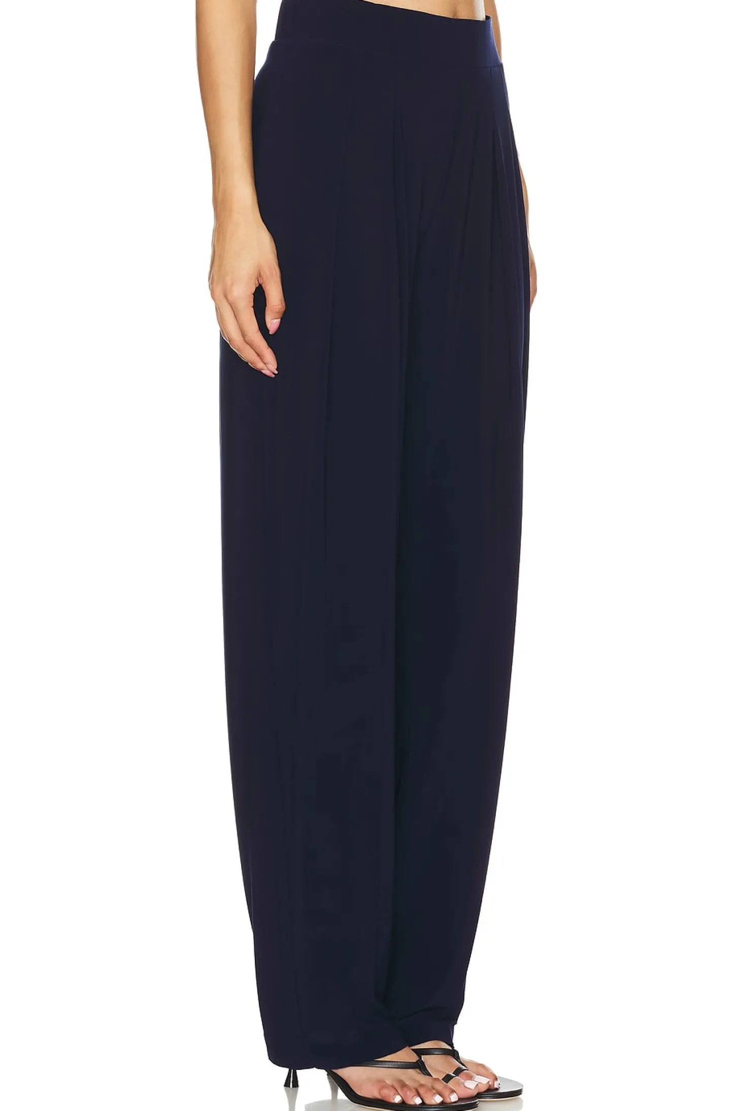 Low Rise Pleated Trouser