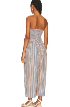 Roaming Shores One Piece